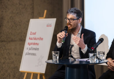 EDUin: „Kariérní systém se na Slovensku stal formálním rituálem.“ Analytik Michal Rehúš varuje, co Česko nesmí opakovat EDUin: „Kariérní systém se na Slovensku stal formálním rituálem.“ Analytik Michal Rehúš varuje, co Česko nesmí opakovat